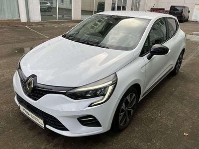 Gebraucht Renault Clio V Evolution 67 PS (49 kW) 2022 Weiß Limousine