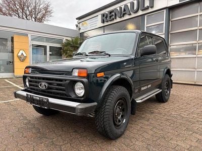 Grün Gebraucht 2018 Lada niva SUV | 15.999 €