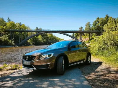 Gebraucht Volvo V60 CC 245 PS (180 kW) 2018 Braun Kombi