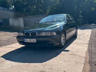 BMW 525