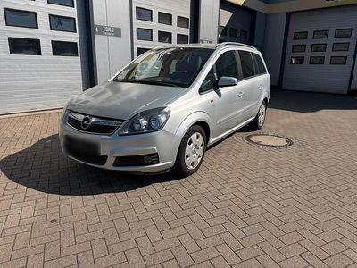 Second-hand Opel Zafira 140 CP (102 kW) 2005 Argintiu Monovolum