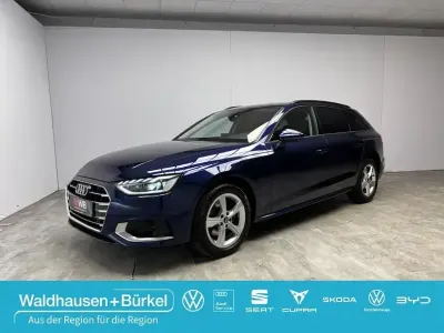 Używany Audi A4 Advanced 190 KM (139 kW) 2023 Niebieski Kombi