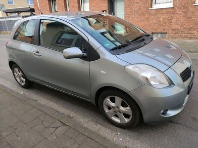 gebraucht Toyota Yaris 1.3 Executive - TÜV NEU - KUPPLUNG NEU -NAVI - KLIMA