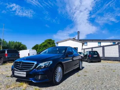 Gebraucht Mercedes C180 Exclusive 156 PS (114 kW) 2015 Cavansitblau  metalliclack Limousine