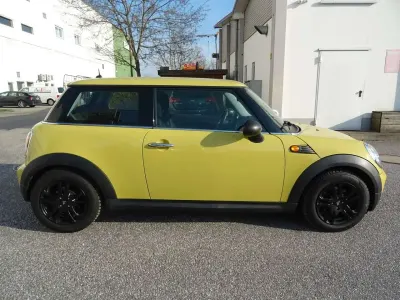 Usata Mini ONE 75 CV (55 kW) 2010 Giallo Utilitaria