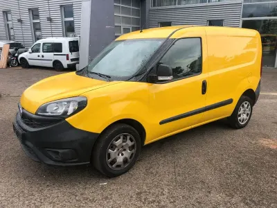 Gebraucht Fiat Doblò 120 PS (88 kW) 2019 Gelb Van / Kleinbus