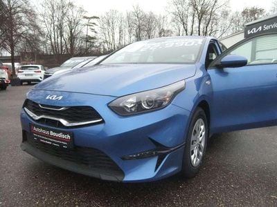 Neu Kia Ceed Vision 140 PS (102 kW) 2025 Blueflame metallic Kleinwagen