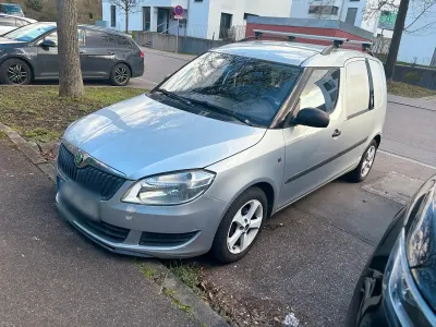 Gebraucht Skoda Roomster 105 PS (77 kW) 2011 Silber Van / Kleinbus