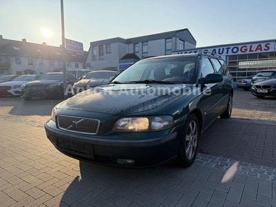 Grün Gebraucht 2001 Volvo V70 Comfort Kombi | 1.990 € (Superpreis)