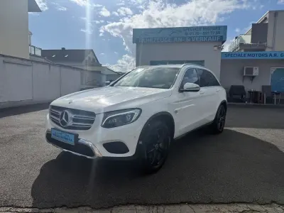 Używany Mercedes GLC250 211 KM (155 kW) 2018 Biały SUV