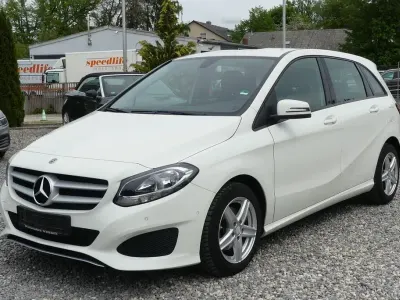 Gebraucht Mercedes B180 122 PS (89 kW) 2018 Weiß Van / Kleinbus