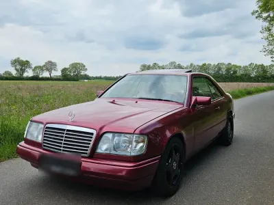 Gebraucht Mercedes 230 132 PS (97 kW) 1989 Rot Coupé