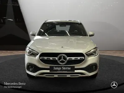 Gebraucht Mercedes GLA200 Style 163 PS (119 kW) 2022 Silber SUV
