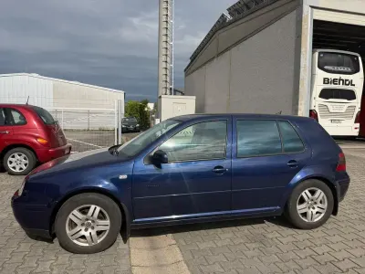Gebraucht VW Golf IV 116 PS (85 kW) 2001 Indigoblau perleffekt Limousine