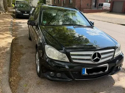 Gebraucht Mercedes 180 122 PS (89 kW) 2011 Schwarz Limousine