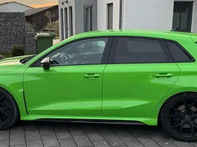 Gebraucht Audi RS3 Sportback Ambiente 290 PS (213 kW) 2025 Grün Kleinwagen