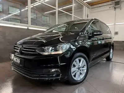 Gebraucht VW Touran Highline 150 PS (110 kW) 2023 Schwarz Van / Kleinbus