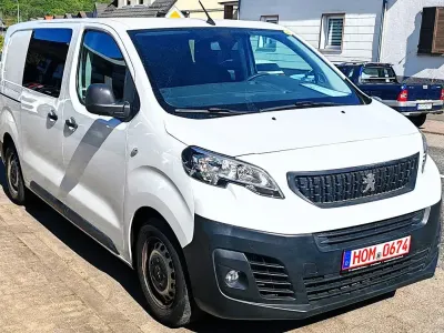 Gebraucht Peugeot Expert Premium 144 PS (105 kW) 2022 Weiß Van
