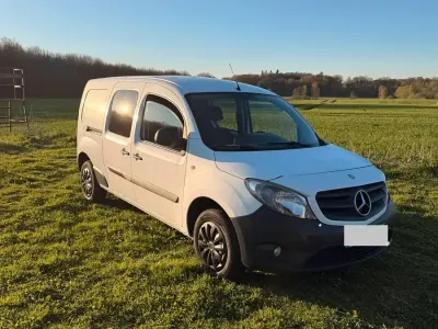 Używany Mercedes Citan 109 90 KM (66 kW) 2014 Biały Minivan