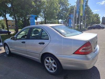 Mercedes C240