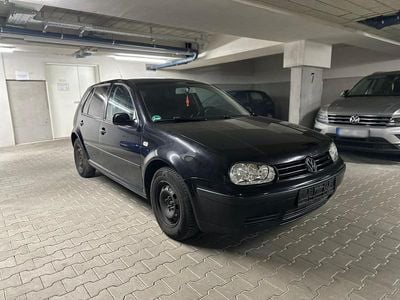 Second-hand VW Golf IV 105 CP (77 kW) 2003 Negru Hatchback