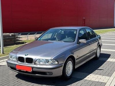 BMW 523