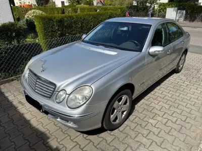 Usata Mercedes E320 Elegance 204 CV (150 kW) 2003 Argento Berlina