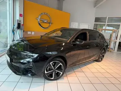 Gebraucht Opel Astra 131 PS (96 kW) 2024 Schwarz Kleinwagen
