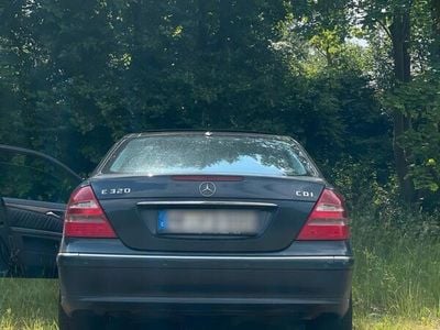 Mercedes E320