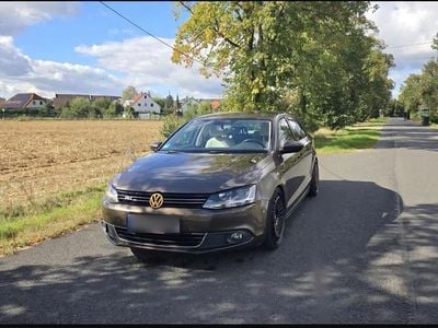 Gebraucht VW Jetta 200 PS (147 kW) 2012 Braun Limousine