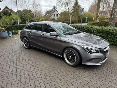 Gebraucht Mercedes CLA200 Shooting Brake 163 PS (119 kW) 2016 Schwarz Kombi