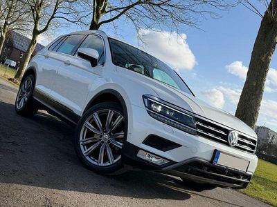 Weiß Gebraucht 2016 VW Tiguan Highline SUV | 25.950 € (Etwas zu teuer)