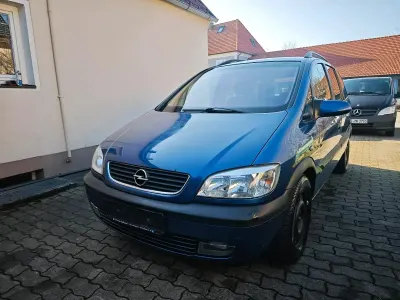 Używany Opel Zafira 101 KM (74 kW) 2002 Niebieski Minivan