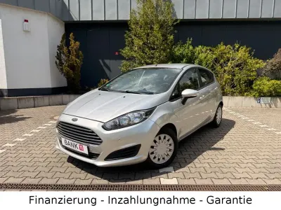 Gebraucht Ford Fiesta Trend 95 PS (69 kW) 2015 Silber Kleinwagen