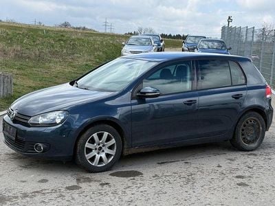 Gebraucht VW Golf VI Team 140 PS (102 kW) 2010 Blau Kleinwagen