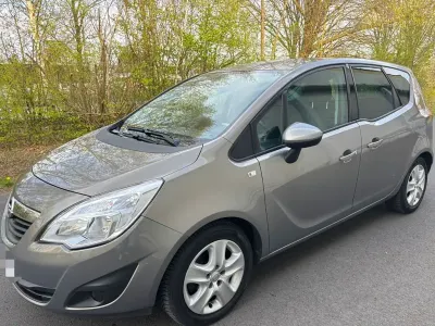 Usado Opel Meriva Innovation 101 HP (74 kW) 2011 Bege Monovolume