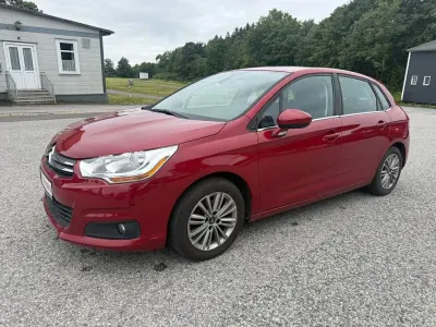 Gebraucht Citroën C4 Tendance 120 PS (88 kW) 2013 Rot Limousine