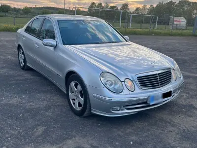 Używany Mercedes E320 Avantgarde 224 KM (164 kW) 2002 Szary Sedan/Limuzyna