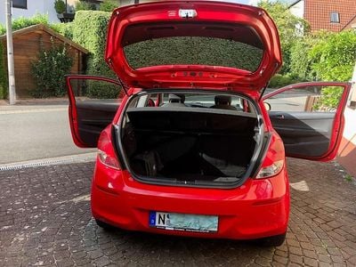 Rot Gebraucht 2013 Hyundai i20 Edition Limousine | 4.950 € (Fairer Preis)