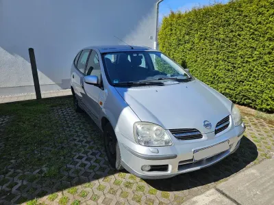 Gebraucht Nissan Almera Tino Visia 116 PS (85 kW) 2005 Silber Van / Kleinbus