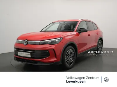 Gebraucht VW Tiguan Goal 150 PS (110 kW) 2025 Persimmon red SUV