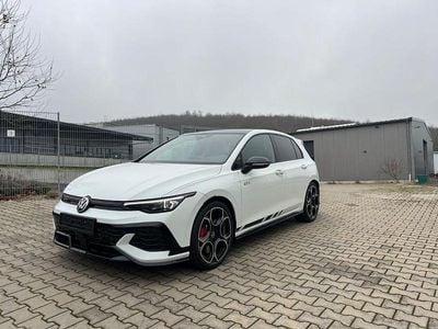 Neu VW Golf VIII GTI Clubsport 300 PS (220 kW) 2026 Weiß Limousine