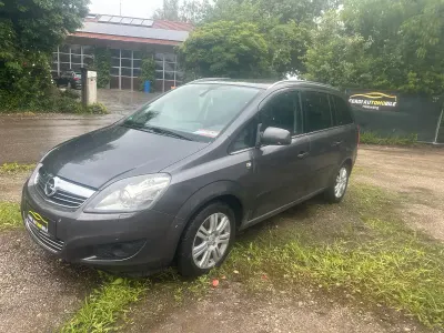 Gebraucht Opel Zafira Family 140 PS (102 kW) 2010 Grau Van / Kleinbus