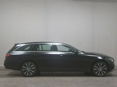 Gebraucht Mercedes E300 Avantgarde 306 PS (225 kW) 2020 Schwarz Kombi