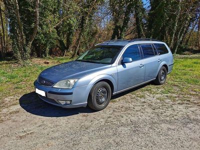 Usata Ford Mondeo Ghia 155 CV (114 kW) 2006 Blu Station wagon
