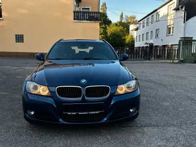 Gebraucht BMW 318 143 PS (105 kW) 2011 Blau Kombi