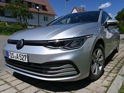 Silber Gebraucht 2023 VW Golf VIII Life Kombi | 21.900 € (Teuer)