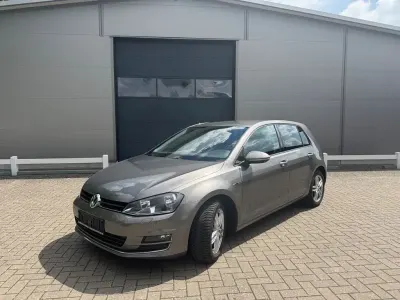 Gebraucht VW Golf VII LOUNGE 110 PS (80 kW) 2015 Grau Limousine
