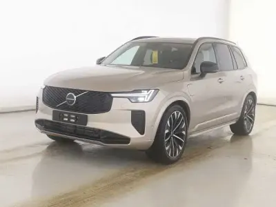 Używany Volvo XC90 Plus 335 KM (246 kW) 2025 Beżowy SUV