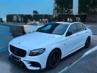 Gebraucht Mercedes E350 300 PS (220 kW) 2018 Weiß Limousine